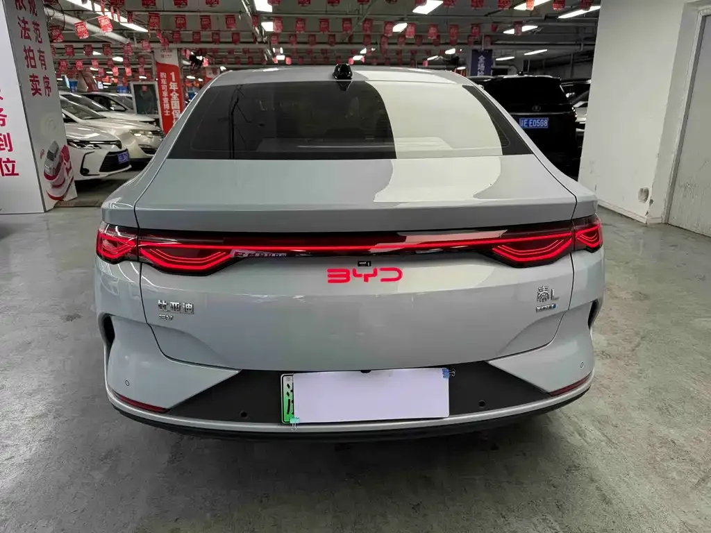 BYD Qin L — фото 5