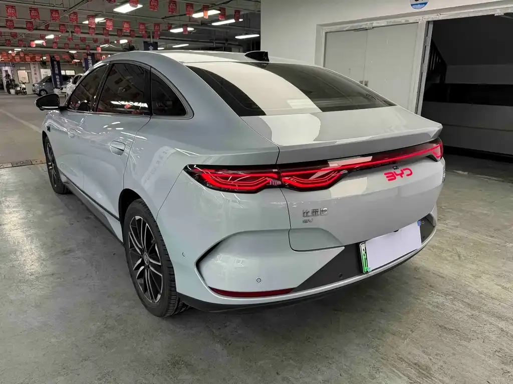 BYD Qin L — фото 8