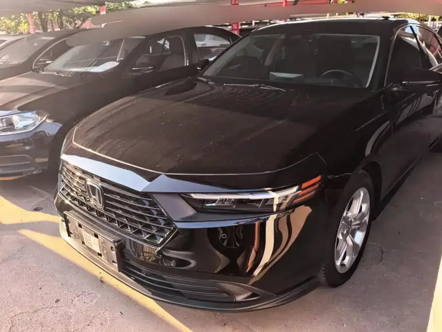 Honda Accord — фото 1