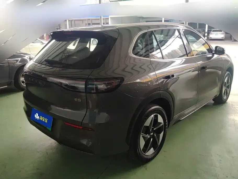 Geely Galaxy E5 — фото 10