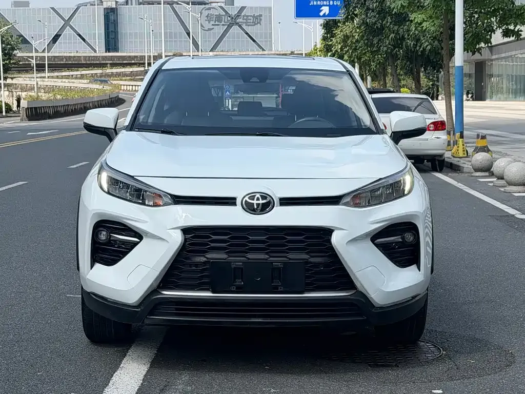 Toyota Wildlander — фото 5