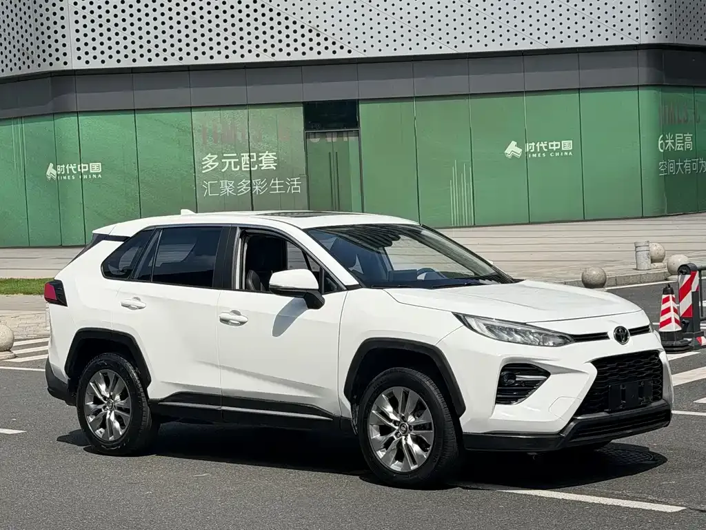 Toyota Wildlander — фото 9
