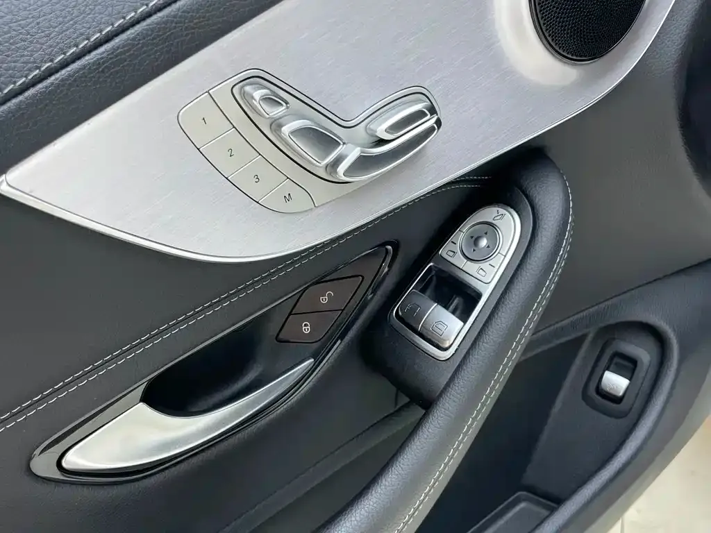 Mercedes-Benz C-Class (Import) — фото 4