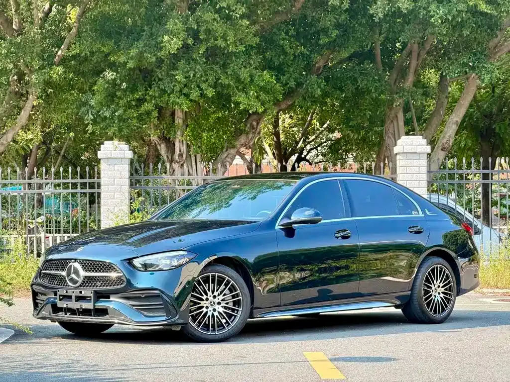 Mercedes-Benz C-Class — фото 1