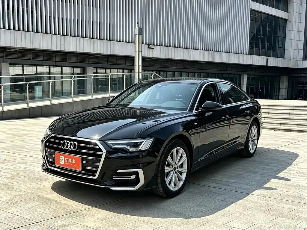 Audi A6L — фото 1