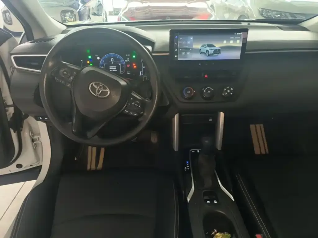 Toyota Corolla Cross — фото 4