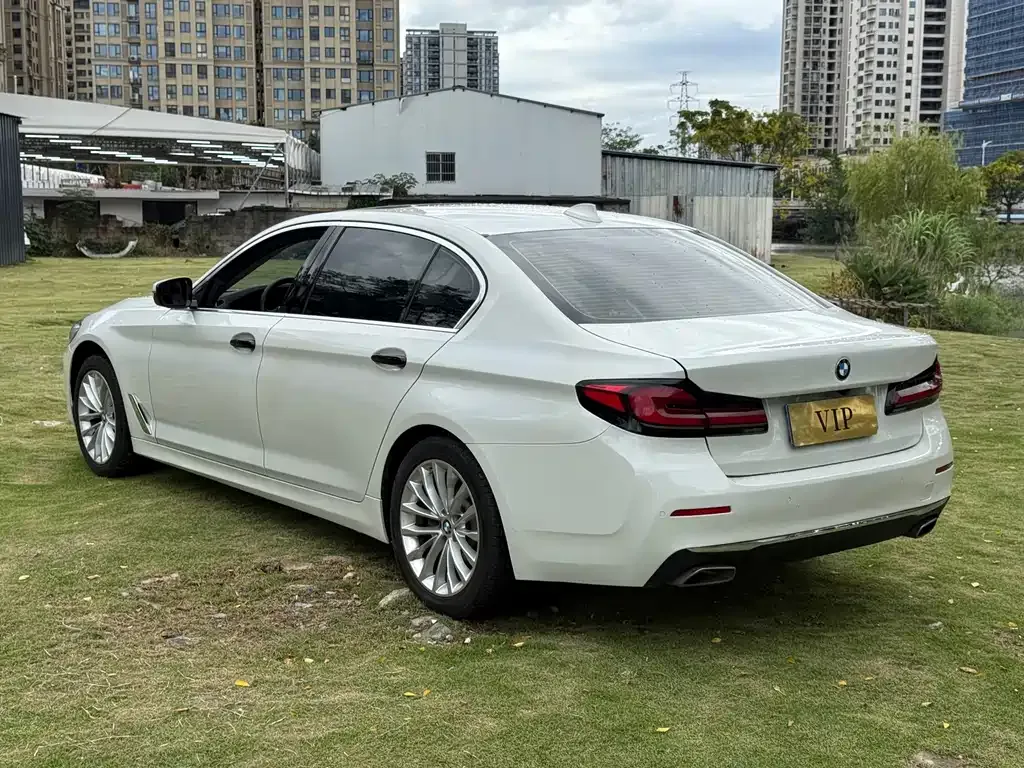 BMW 5 Series — фото 5