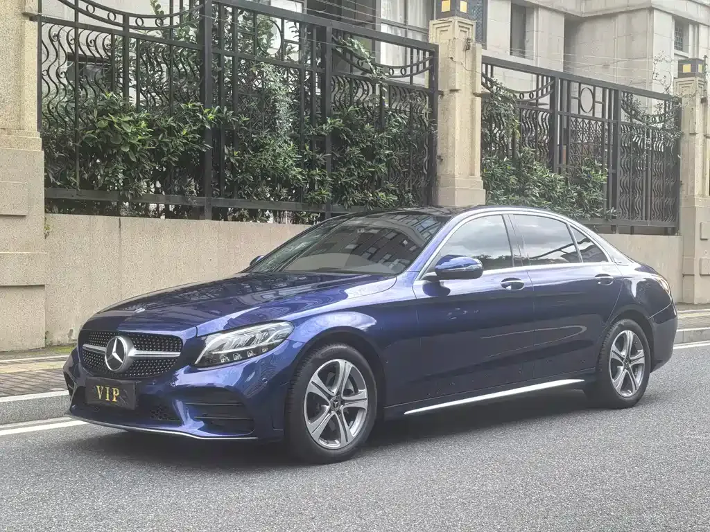 Mercedes-Benz C-Class — фото 1