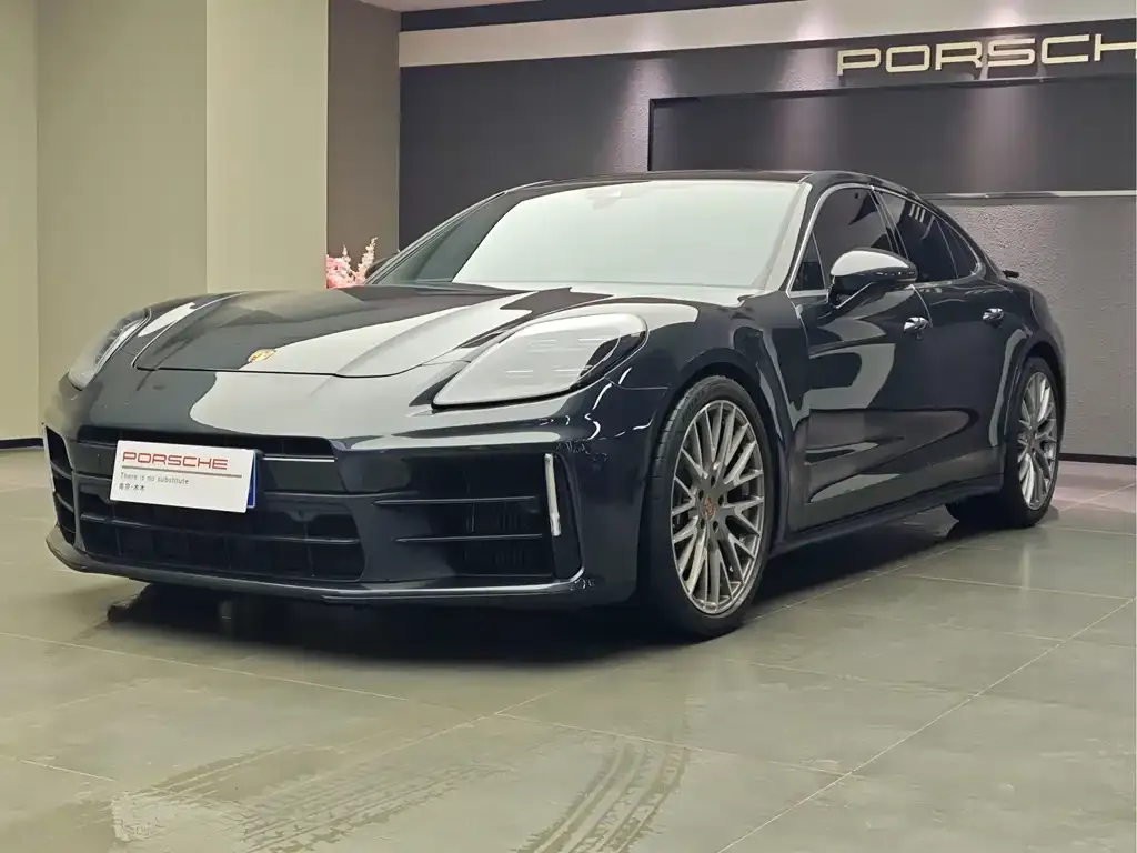 Porsche Panamera — фото 1