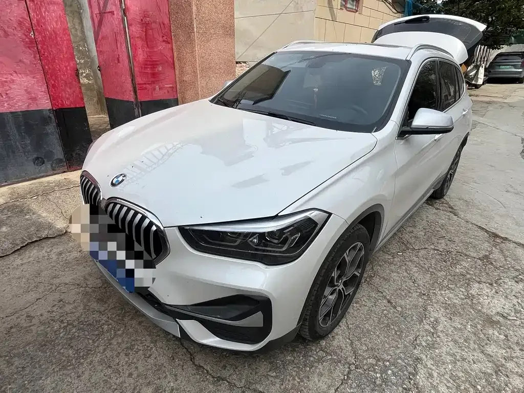 BMW X1 — фото 1