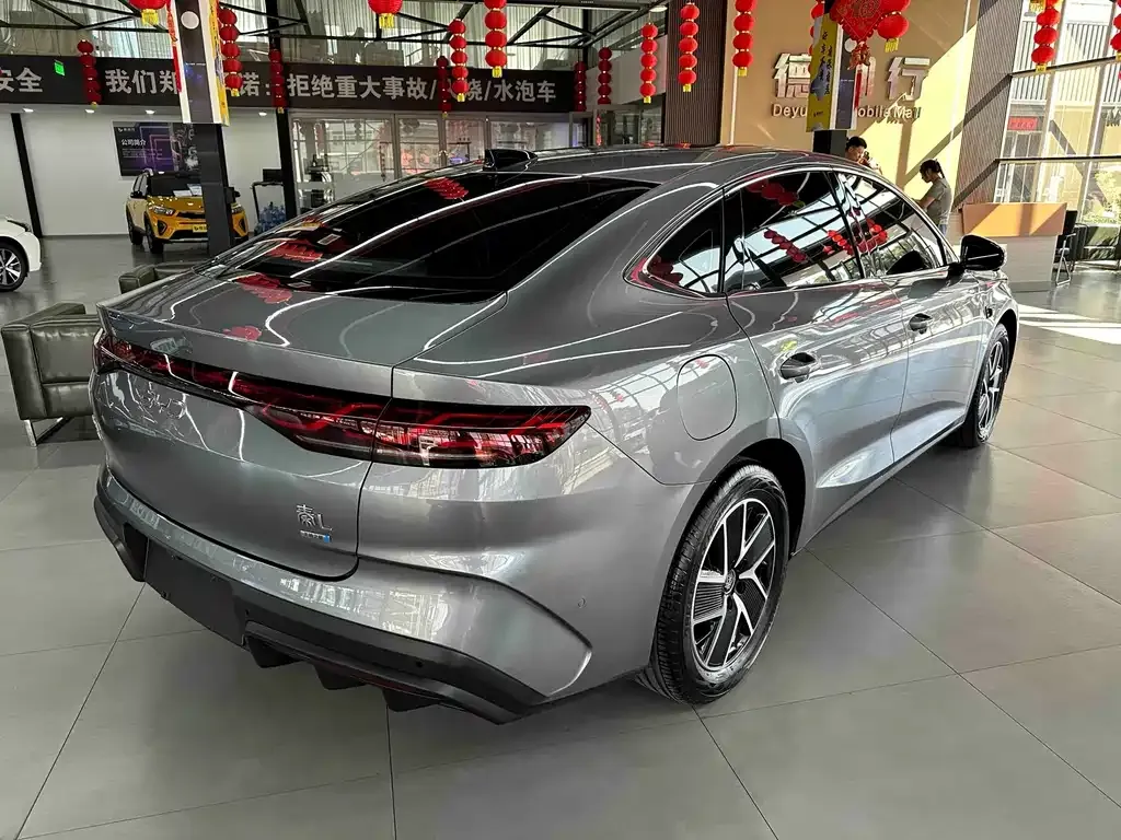 BYD Qin L — фото 5