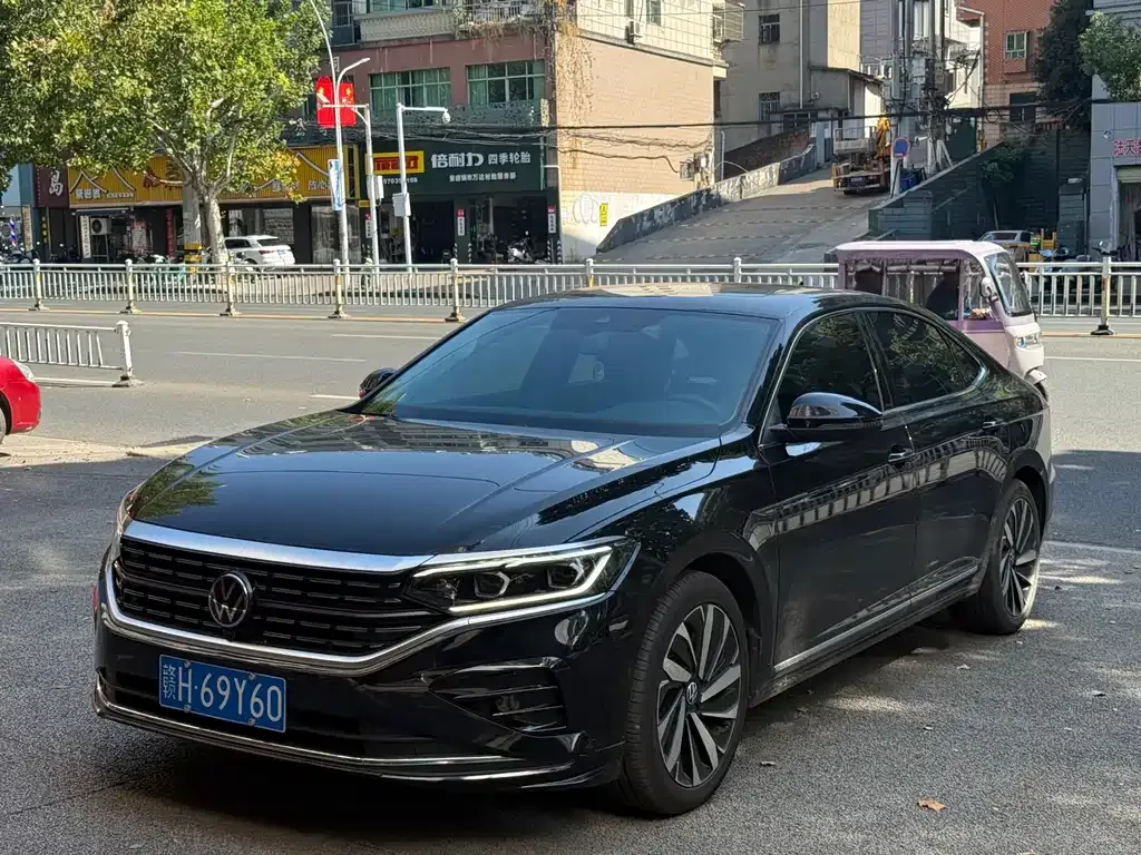 Volkswagen Passat — фото 1