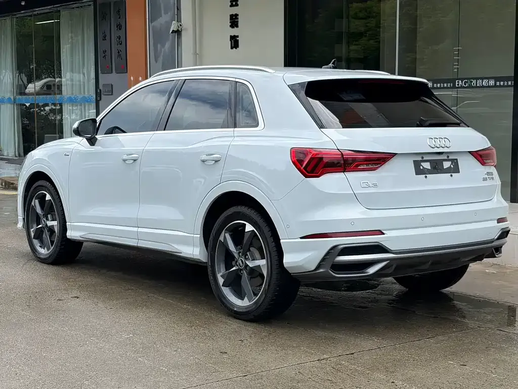Audi Q3 — фото 10