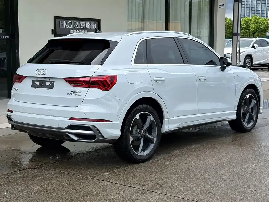 Audi Q3 — фото 8