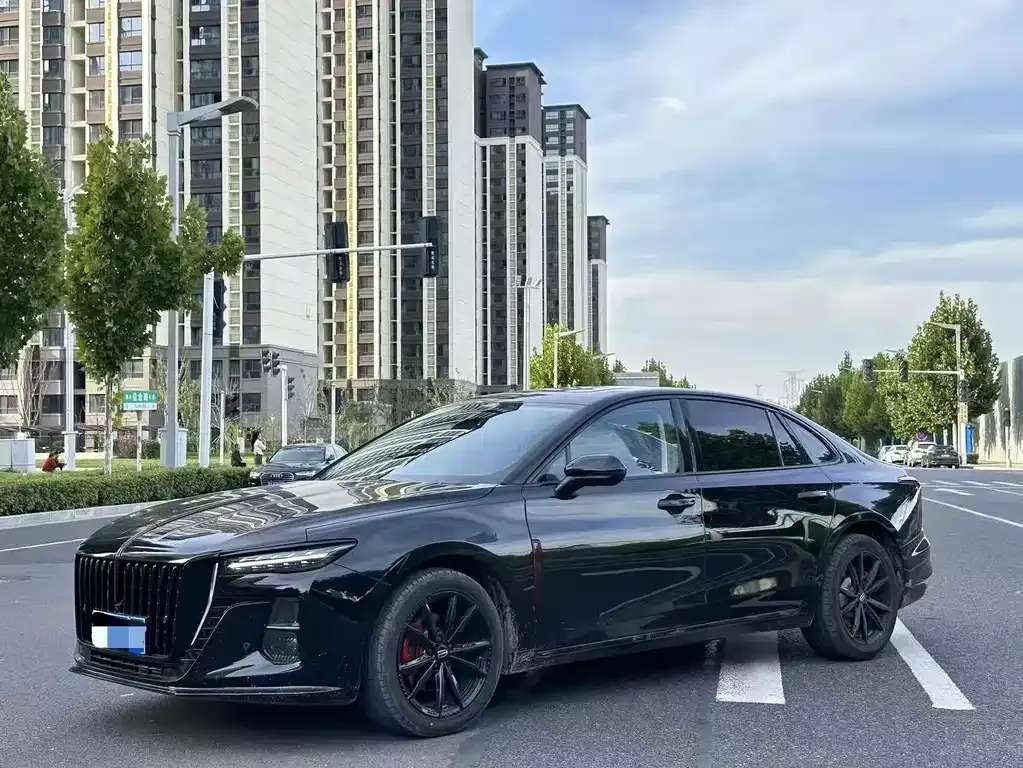 Hongqi H5 — фото 1
