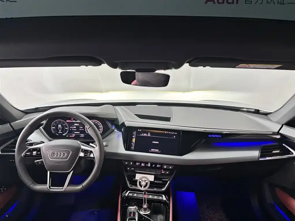 Audi e-tron GT — фото 5