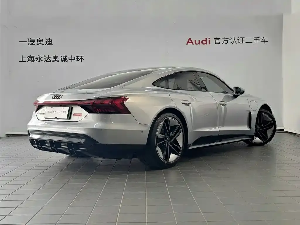 Audi e-tron GT — фото 8
