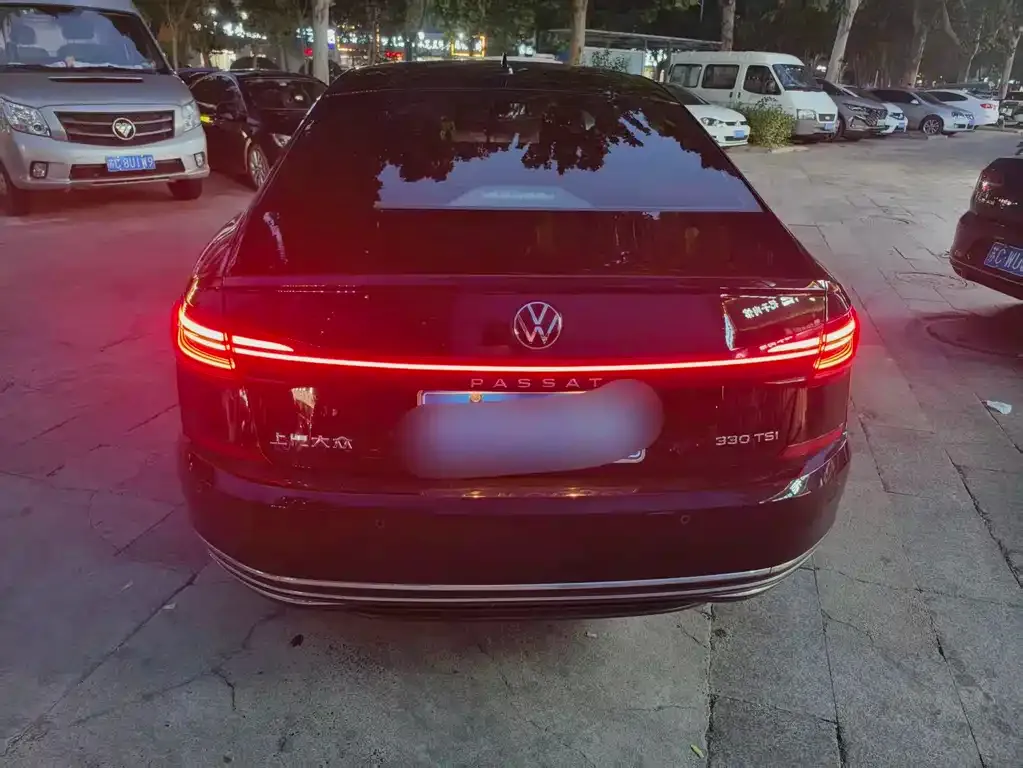 Volkswagen Passat — фото 7