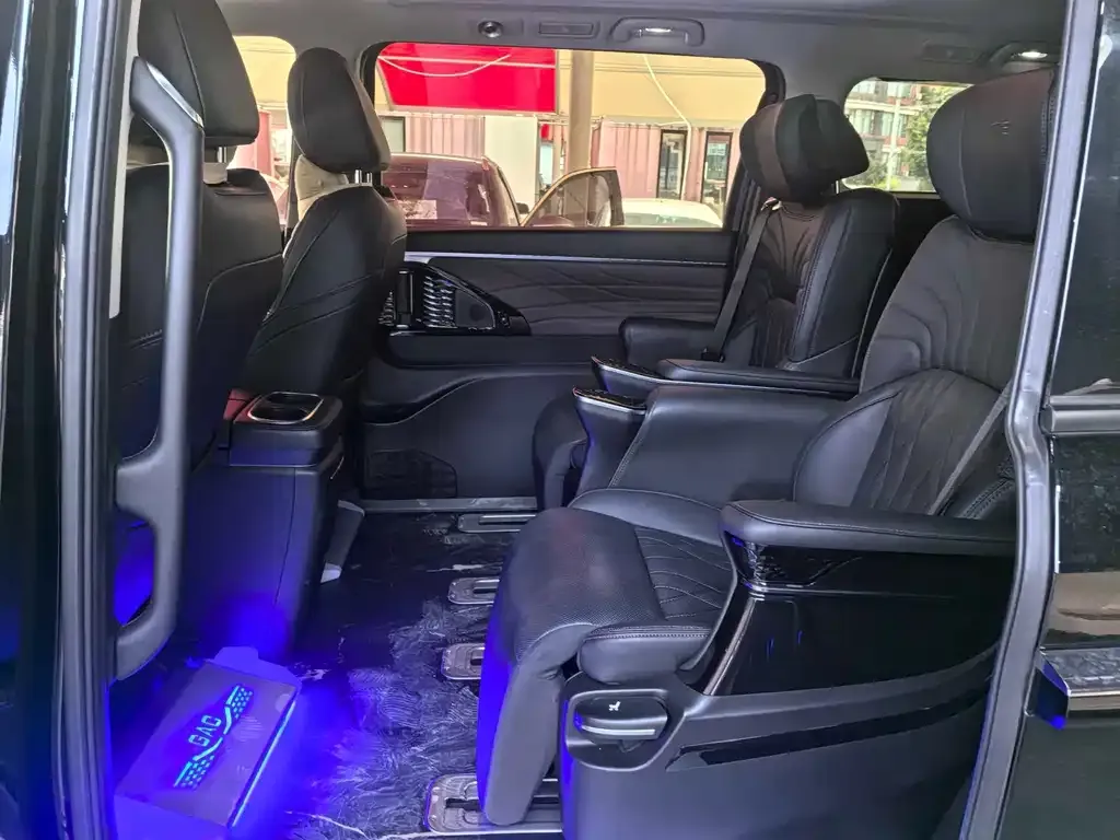 GAC Motor Trumpchi M8 — фото 4
