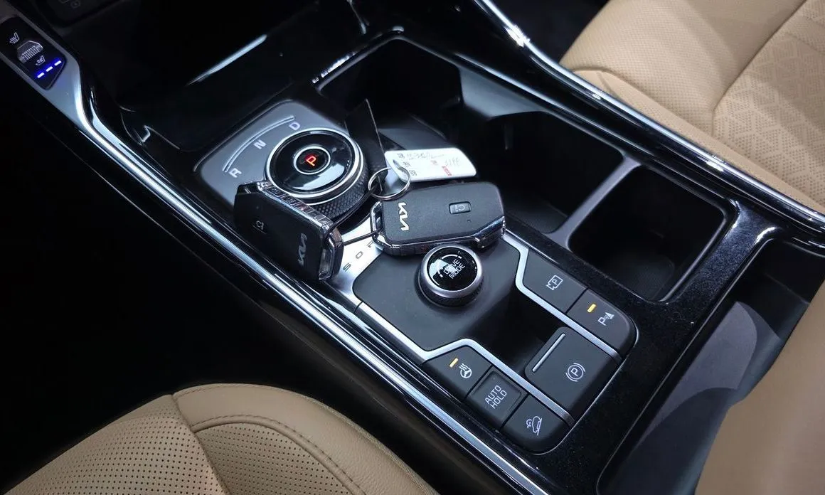 Kia Sorento — фото 8