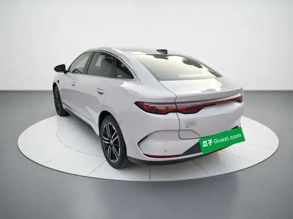 BYD Qin L — фото 10