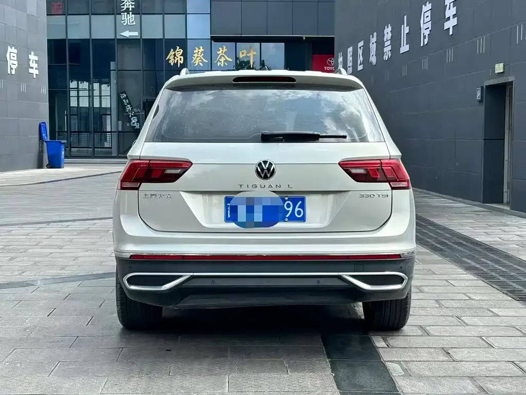 Volkswagen Tiguan L — фото 6
