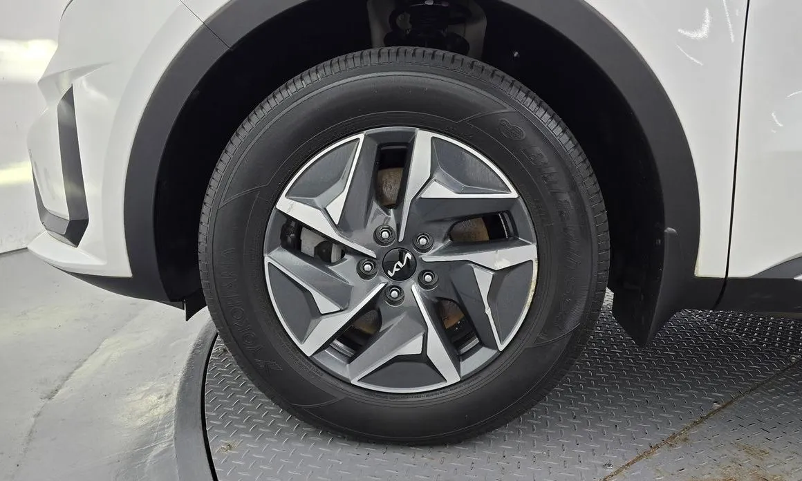 Kia Sorento — фото 7