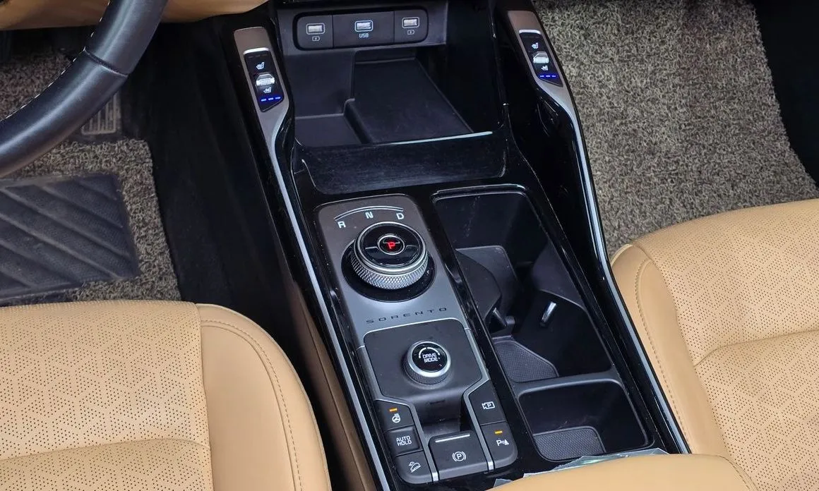 Kia Sorento — фото 9