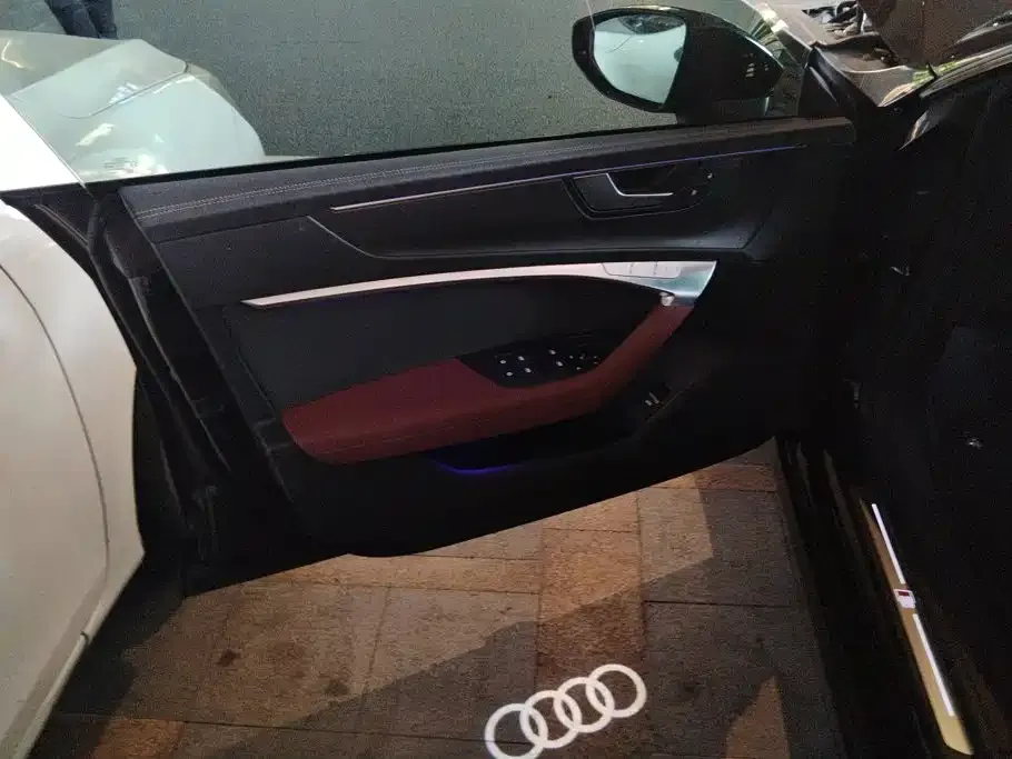 Audi A7L — фото 2