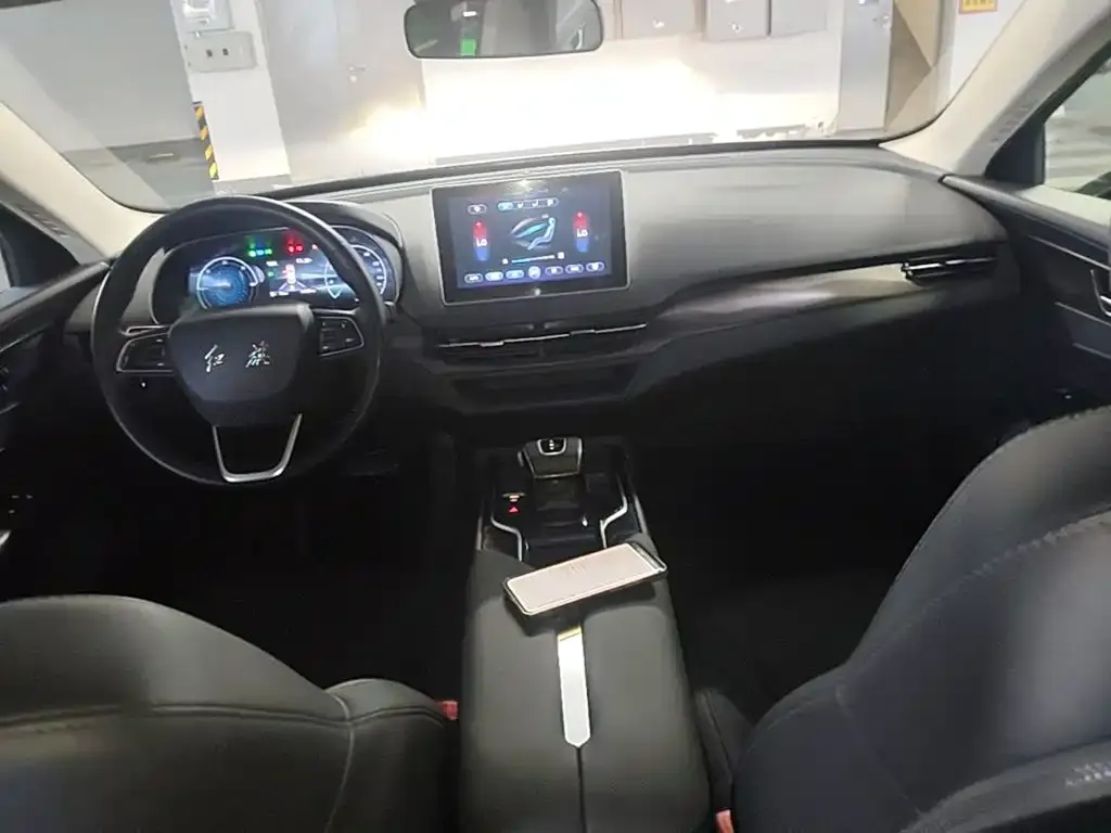 Hongqi E-QM5 — фото 3