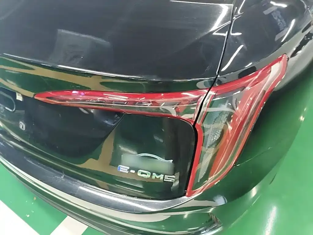 Hongqi E-QM5 — фото 9