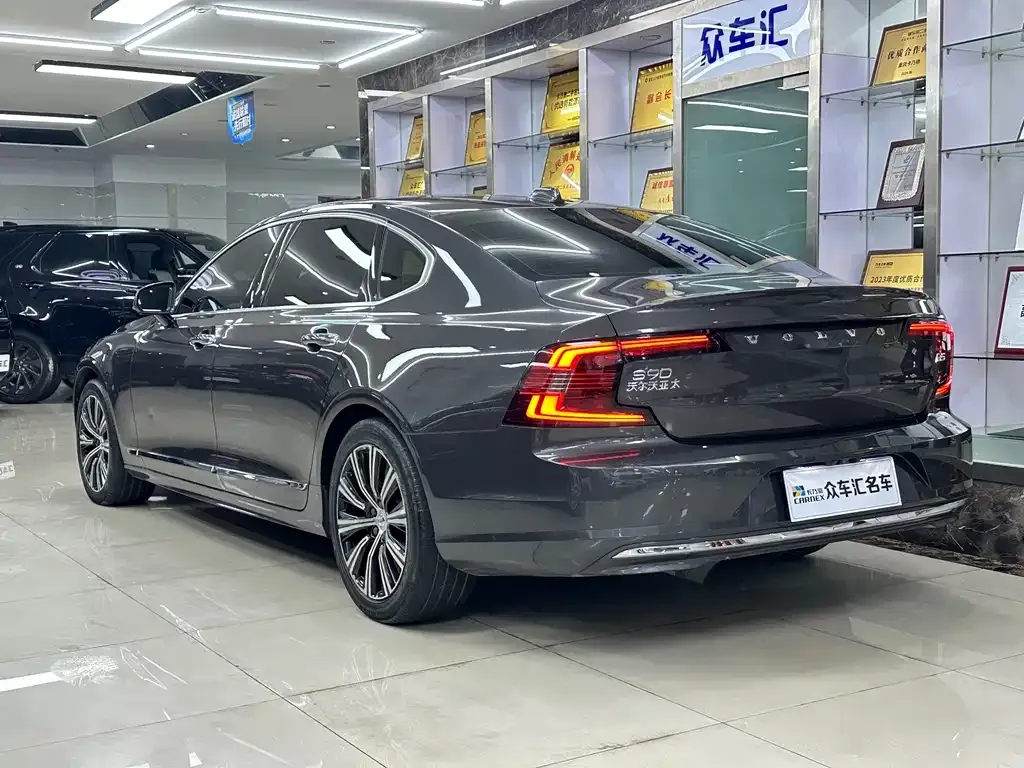 Volvo S90 — фото 8