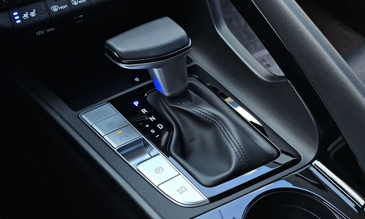 Hyundai AVANTE — фото 8