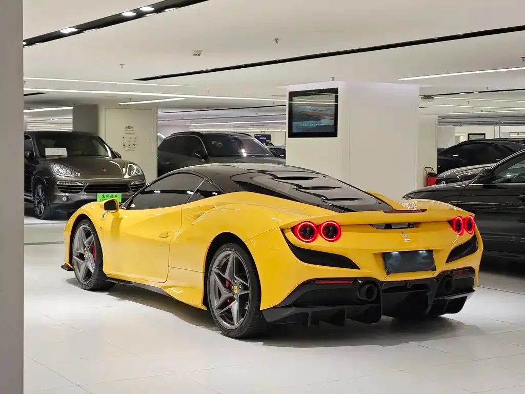 Ferrari F8 — фото 5