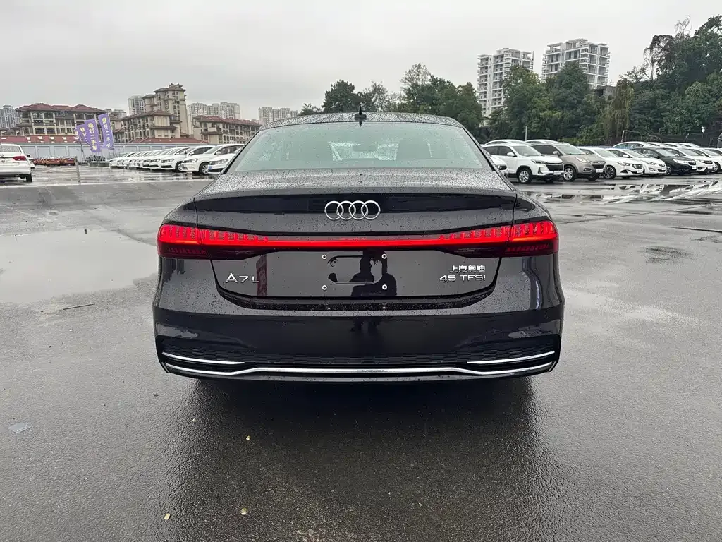 Audi A7L — фото 7