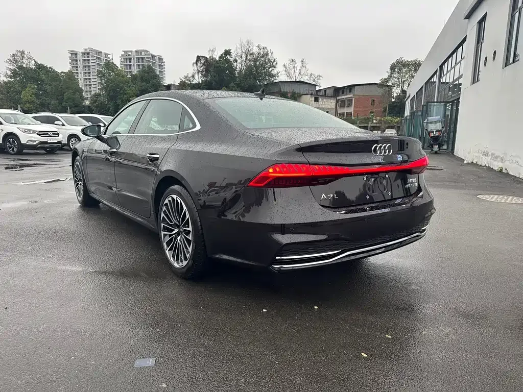 Audi A7L — фото 9