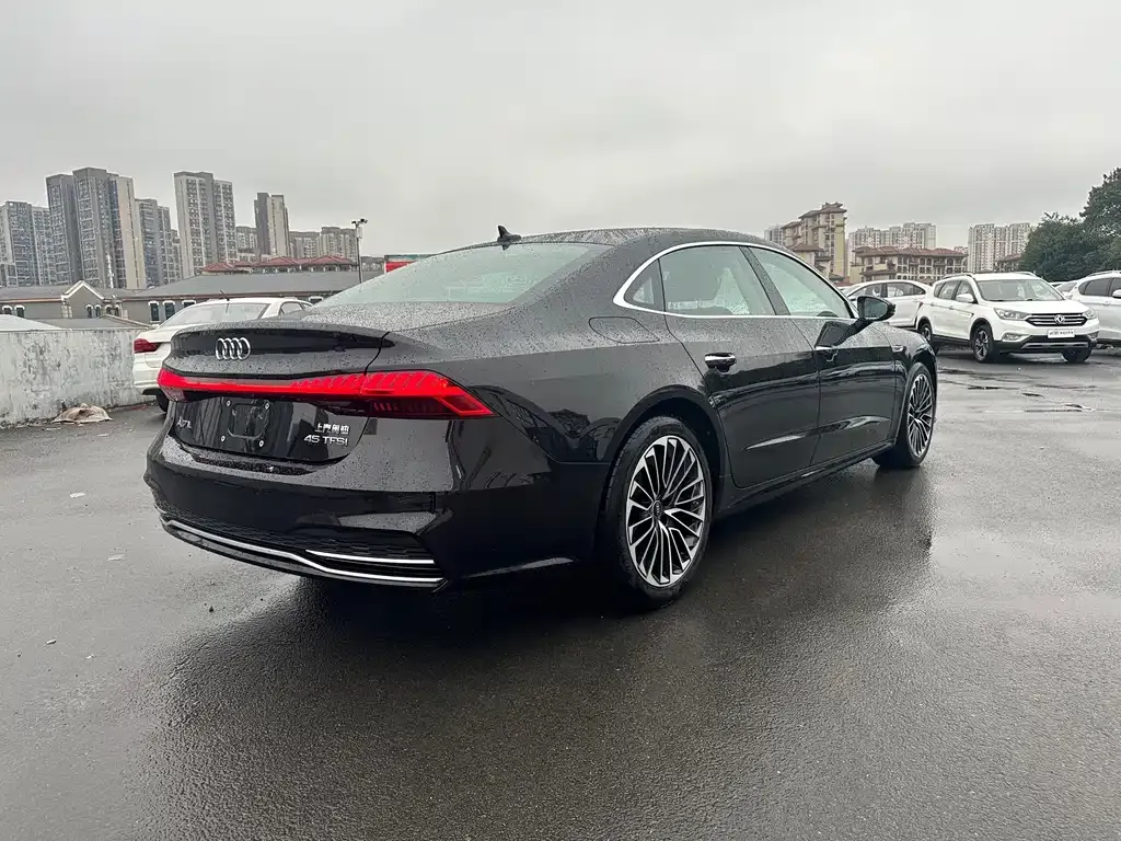 Audi A7L — фото 6