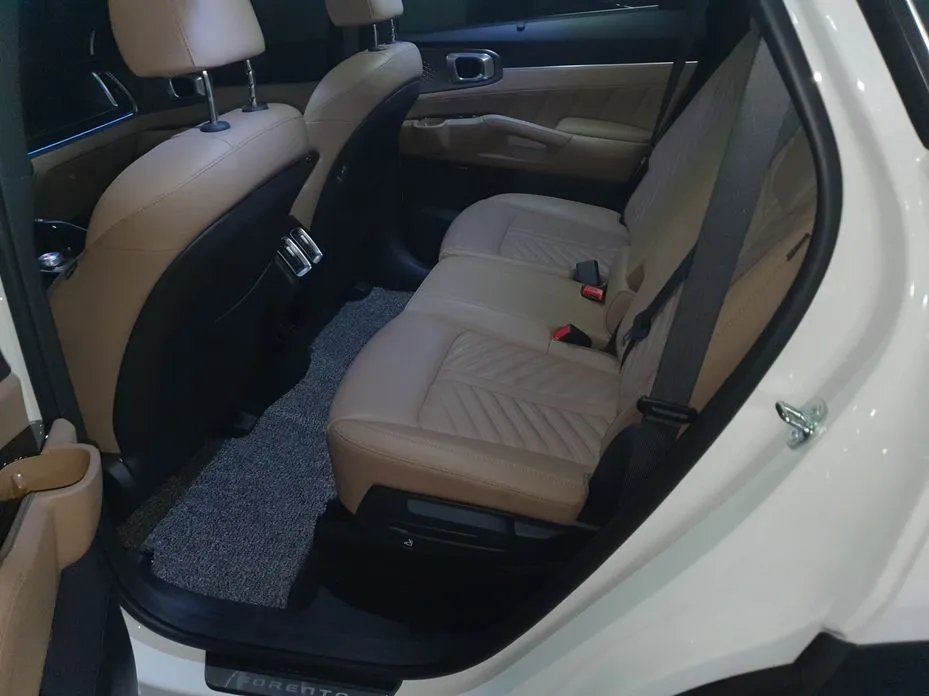 Kia Sorento — фото 5