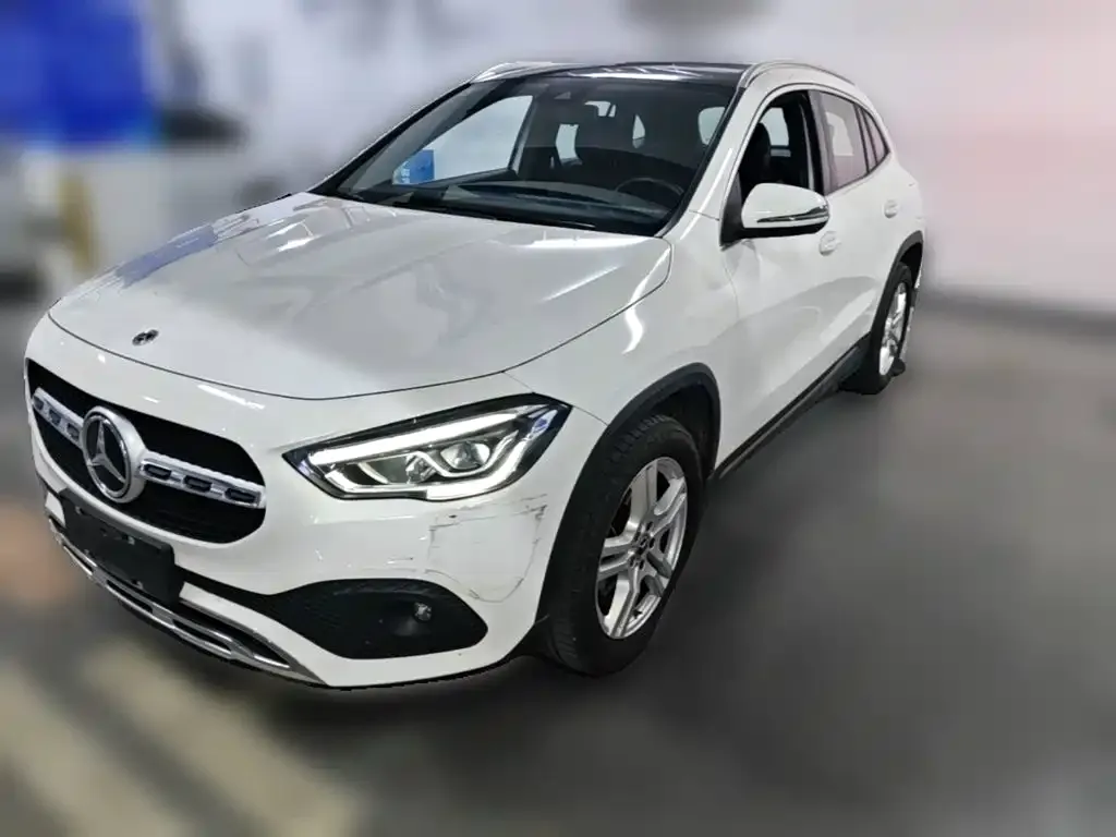Mercedes-Benz GLA — фото 1