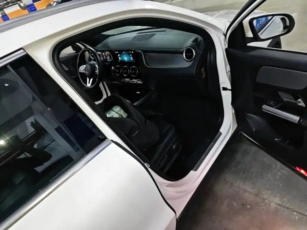 Mercedes-Benz GLA — фото 10