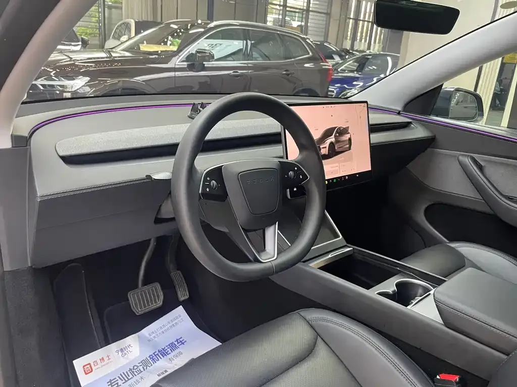 Tesla Model Y — фото 2