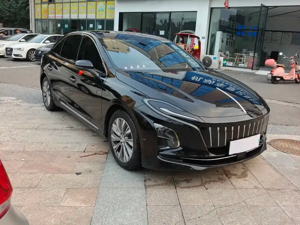 Hongqi E-QM5 — фото 4