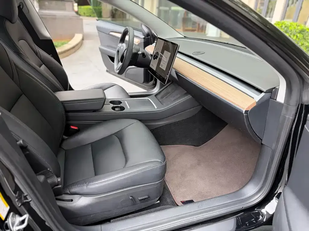 Tesla Model 3 — фото 2