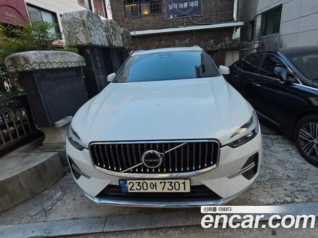 Volvo XC60 — фото 1