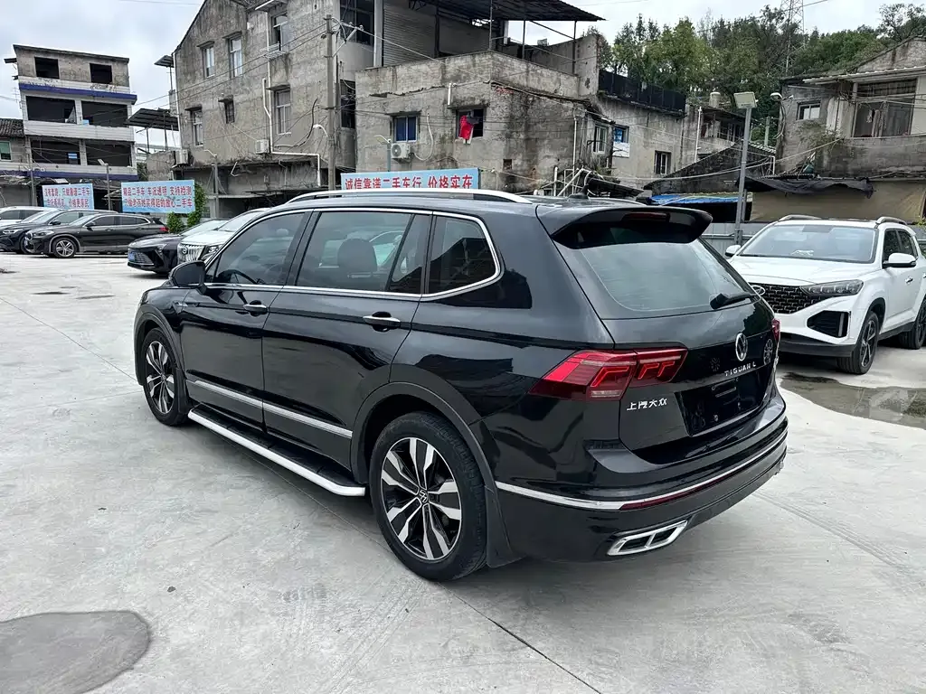 Volkswagen Tiguan L — фото 5