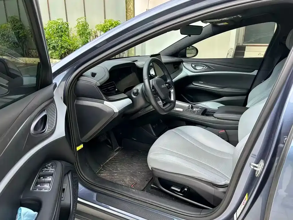 BYD Seal 07 DM-i — фото 2