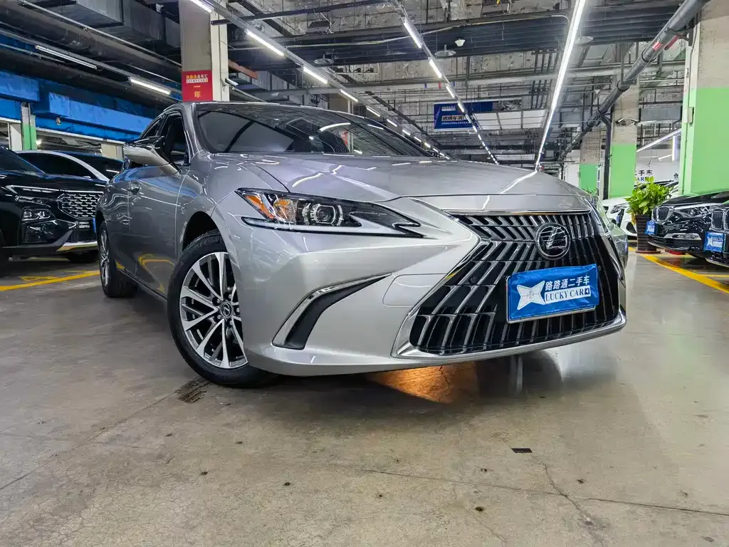 Lexus ES — фото 5