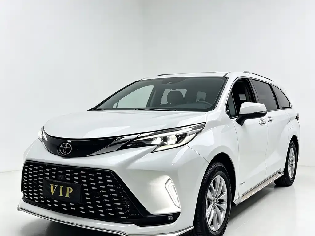 Toyota Granvia — фото 1