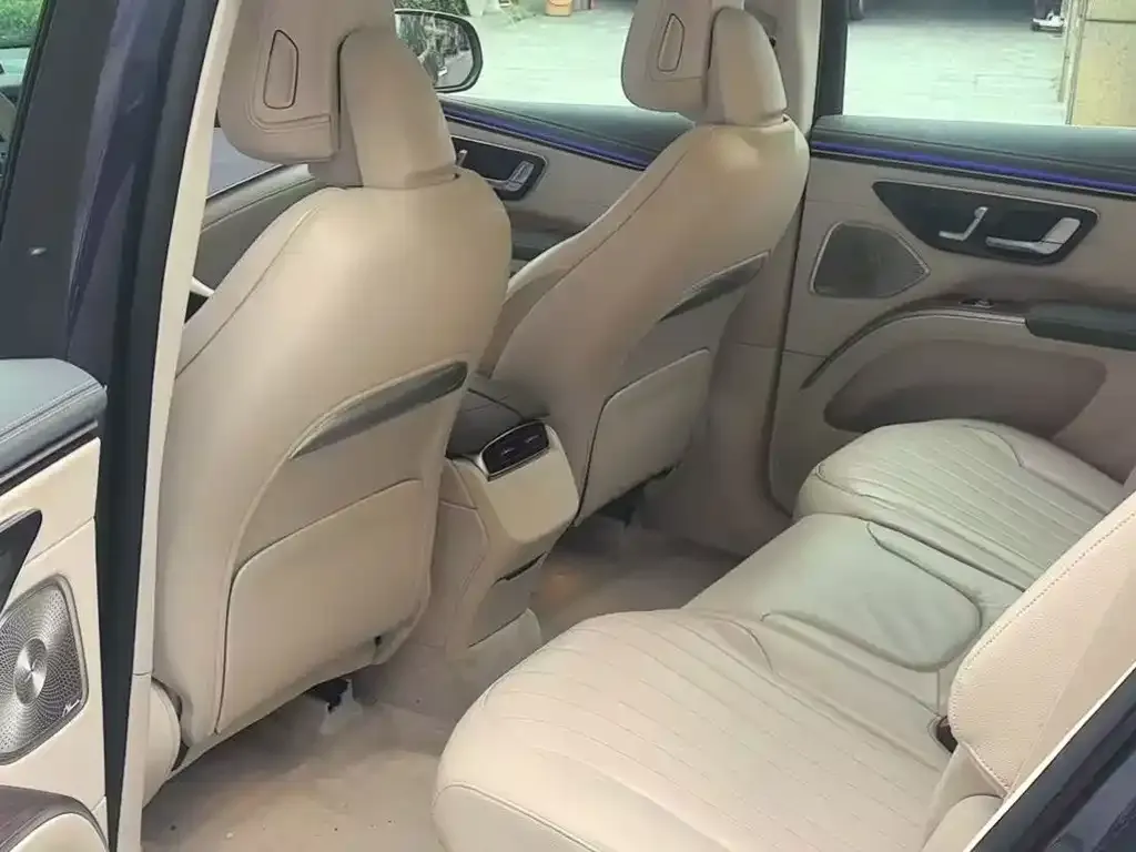 Mercedes-Benz EQS SUV — фото 7