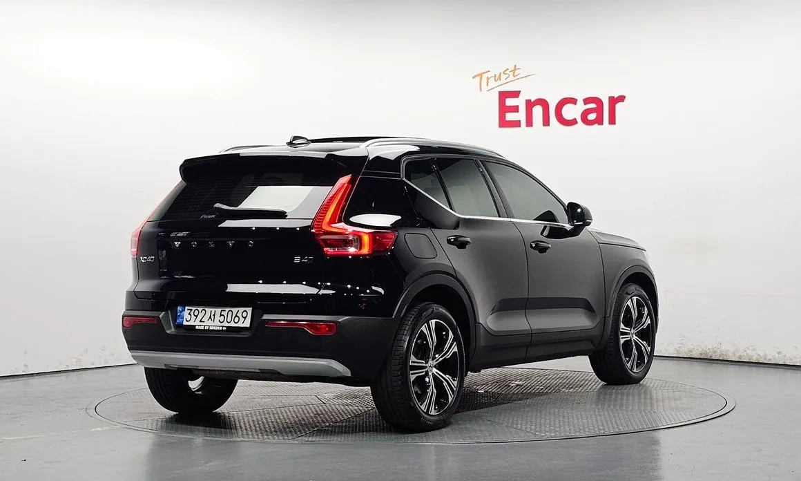 Volvo XC40 — фото 3